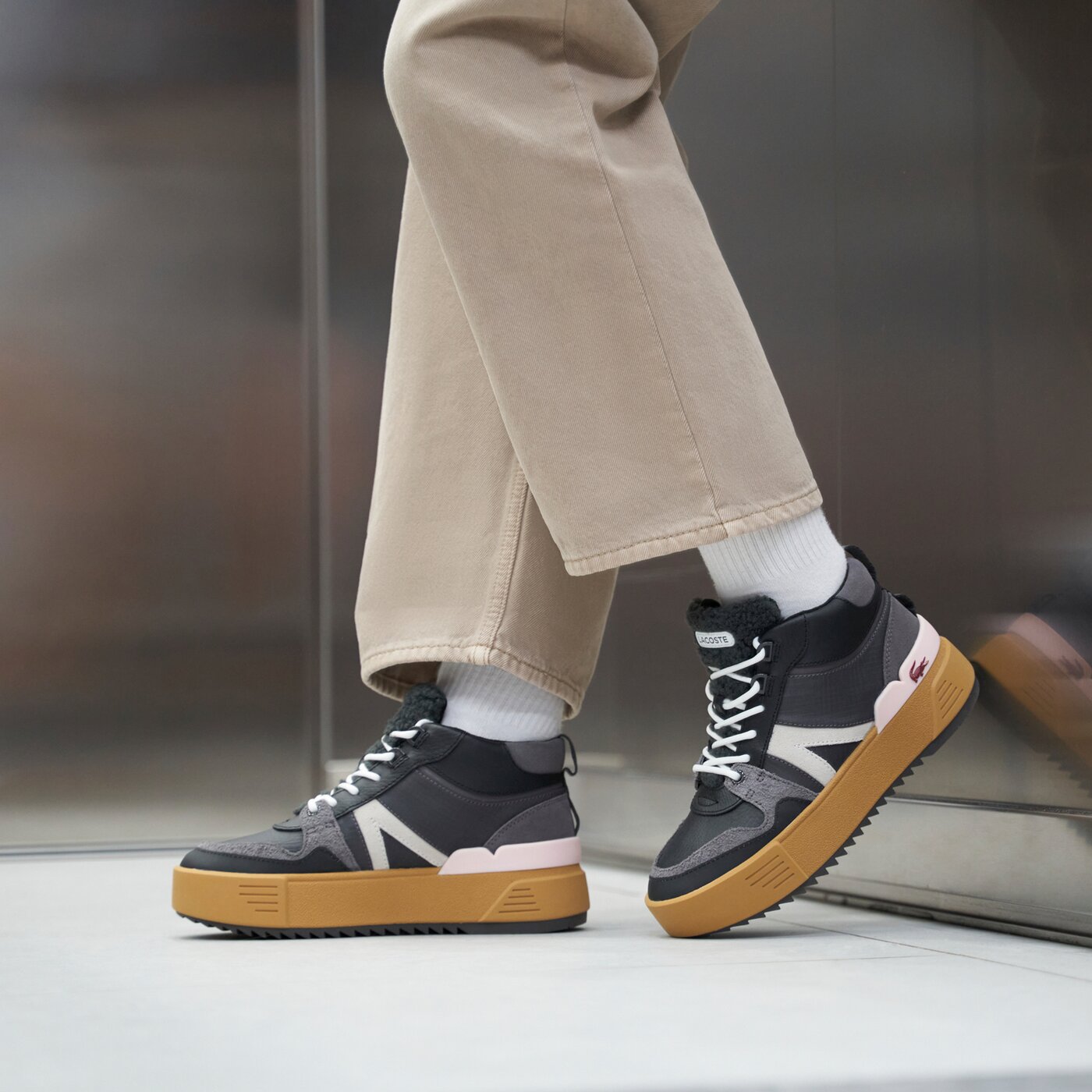 LACOSTE L002 WNTR MID 2221 SFA Schwarz