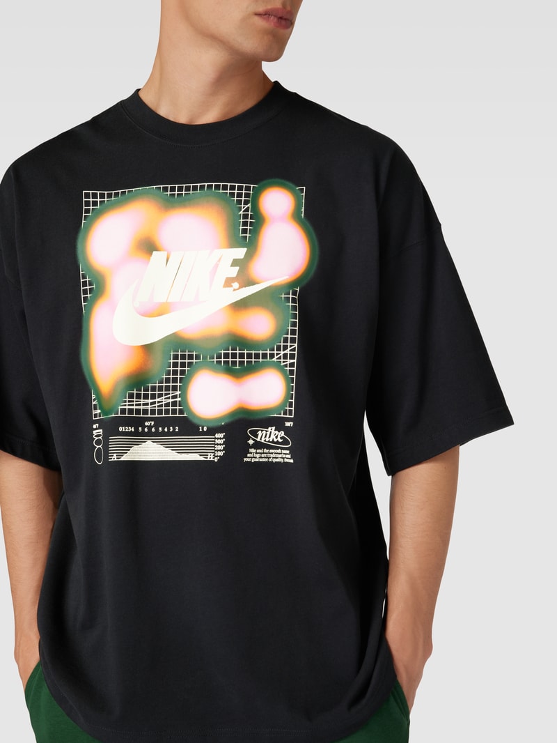 T-Shirt mit Label-Print in schwarz
