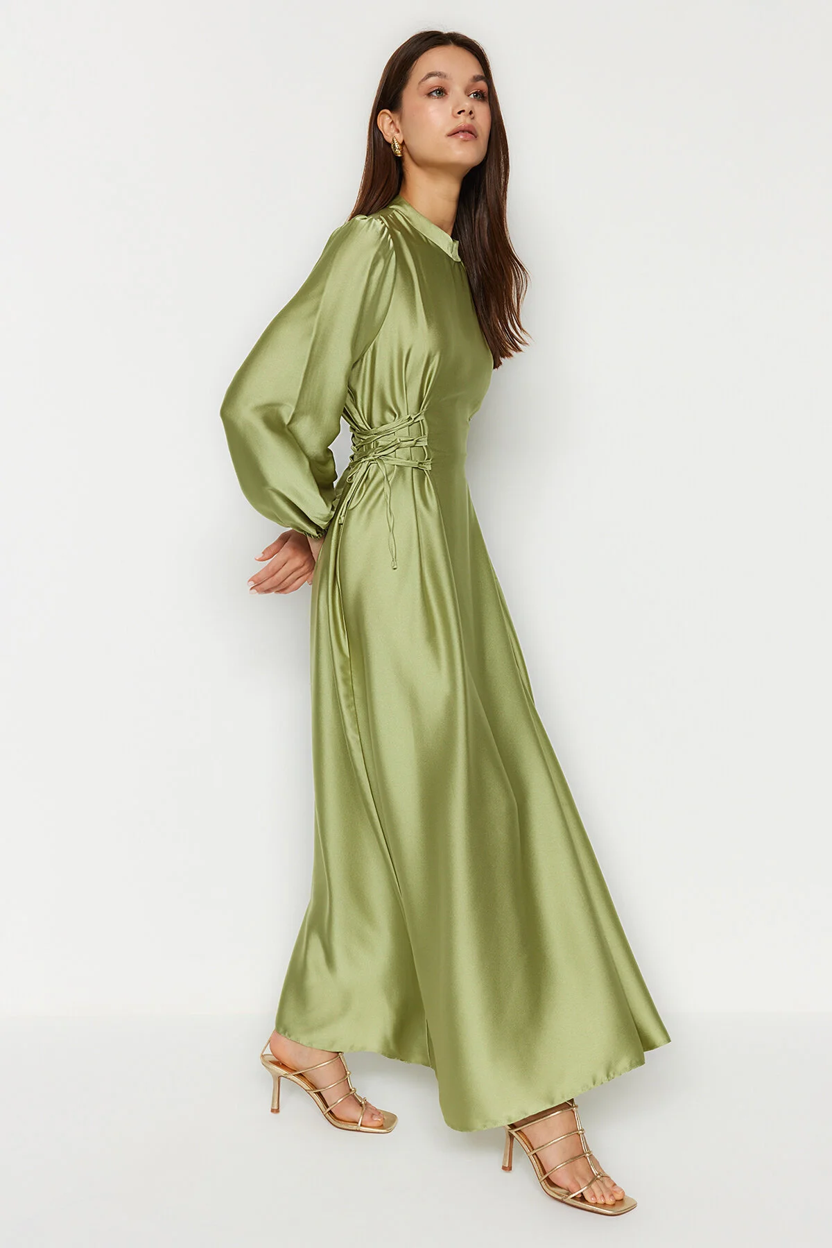 Trendyol Modest  Grünes Satin-Bubble-Gewebe in Leinwandbindung - TCTSS23DB00037