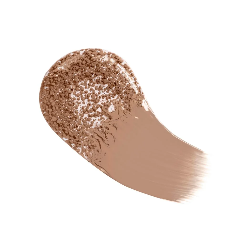 LES BEIGES TOUCHE DE TEINT - BASE DE MAQUILLAJE FRESCA CON MICROESFERAS DE PIGMENTO. UNIFORMA – ILUMINA – HIDRATA. EFECTO RADIANTE Y NATURAL PERSONALIZADO.