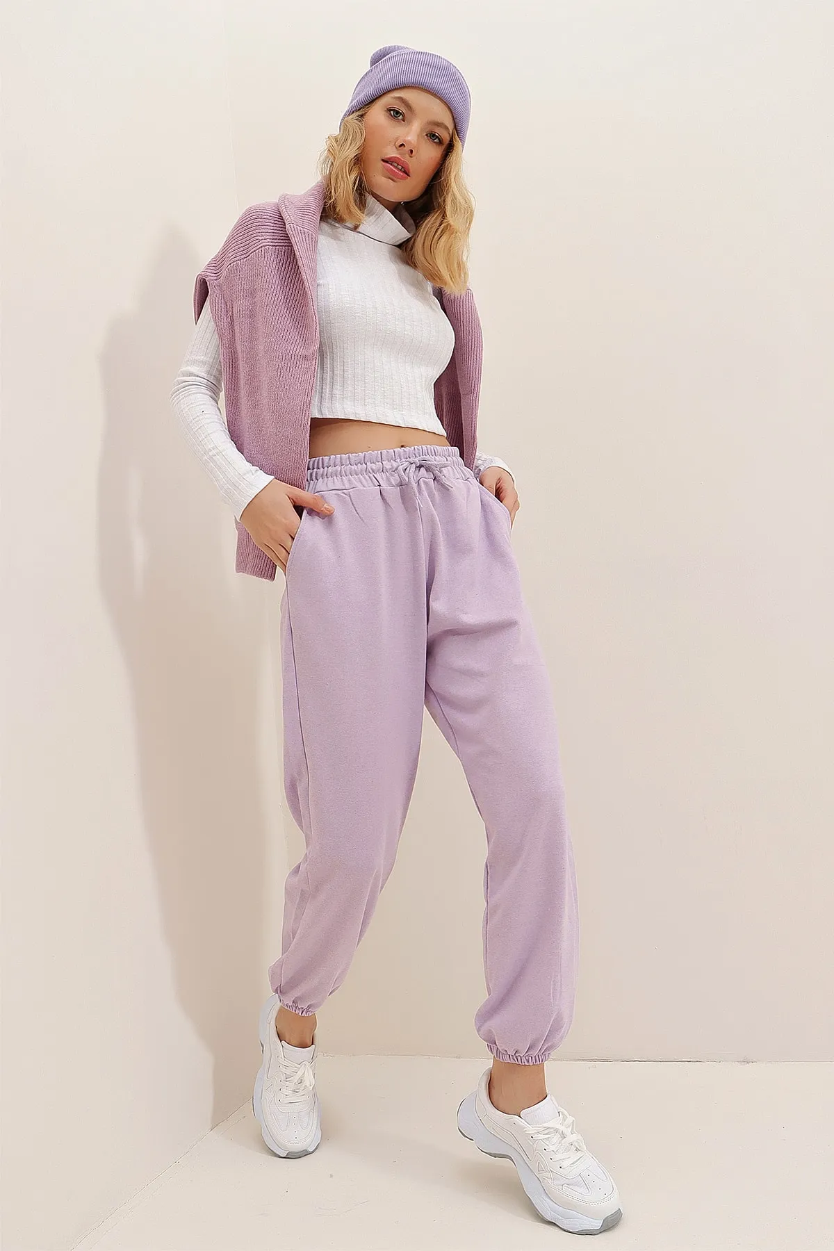 Trend Alaçatı Stili  Jogginghose - Lila - Relaxed