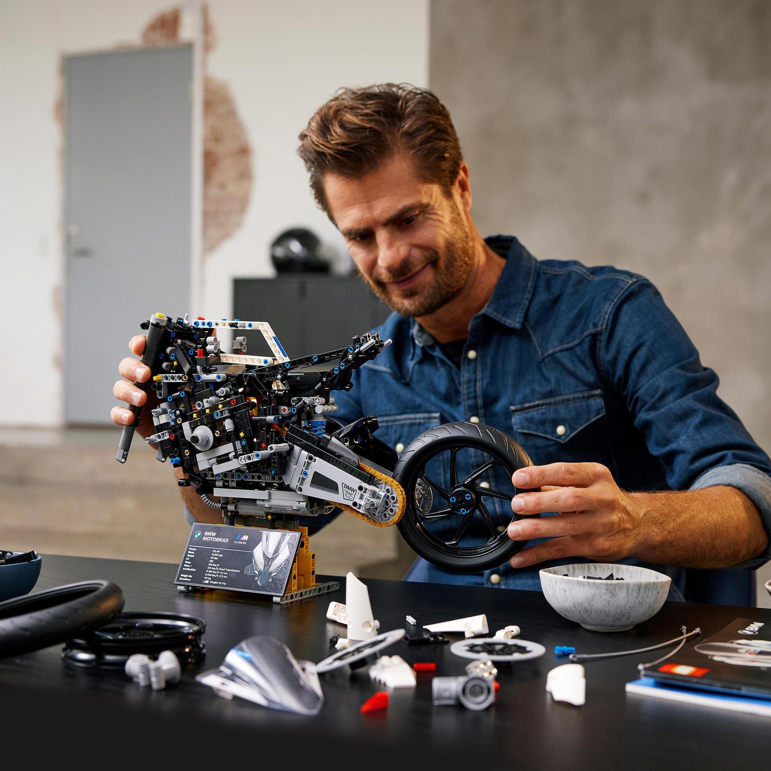 LEGO® Konstruktionsspielsteine BMW M 1000 RR (42130), LEGO® Technic, (1920 St), Made in Europe
