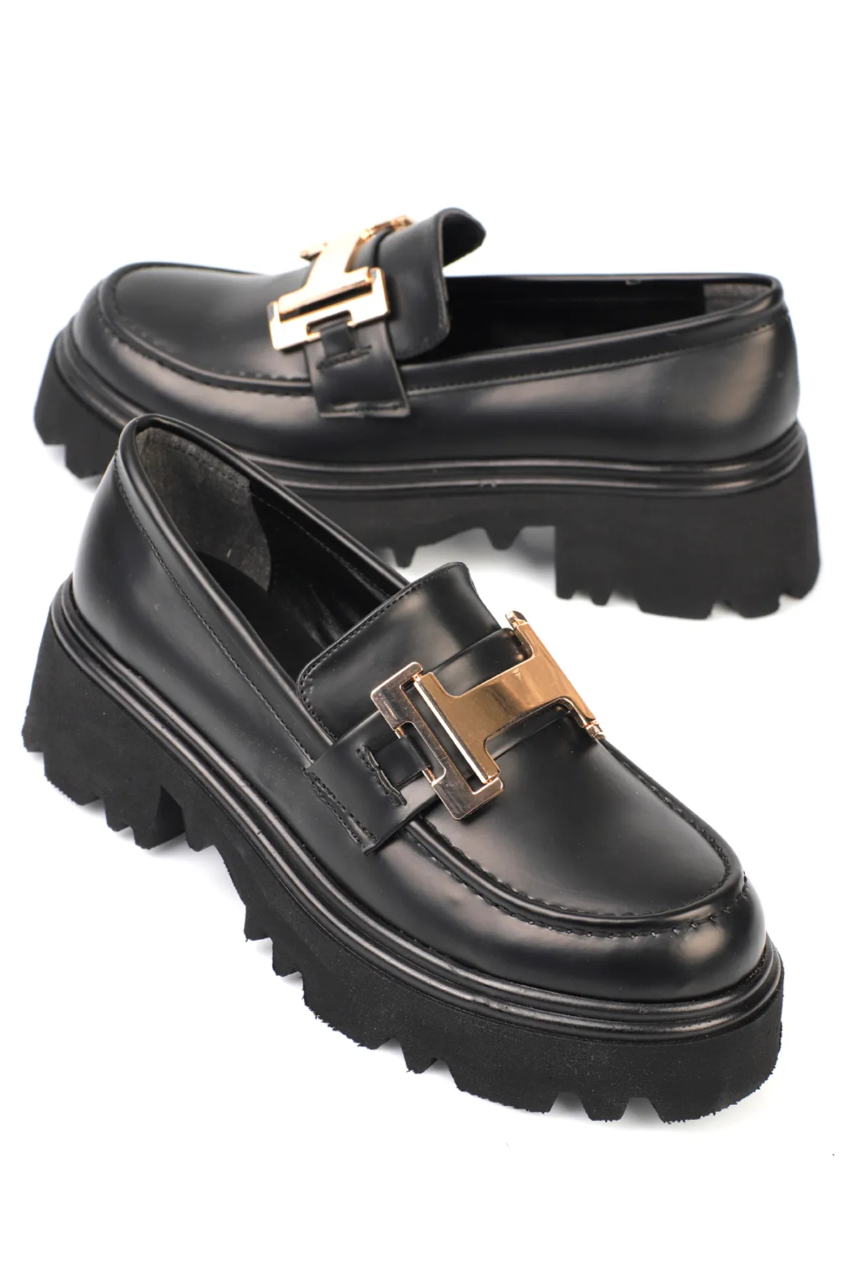 Capone Outfitters  Damen-Loafer mit runder Zehenpartie und H-Schnalle