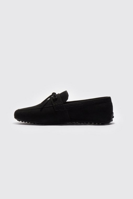 Schuhe aus Wildlederimitat