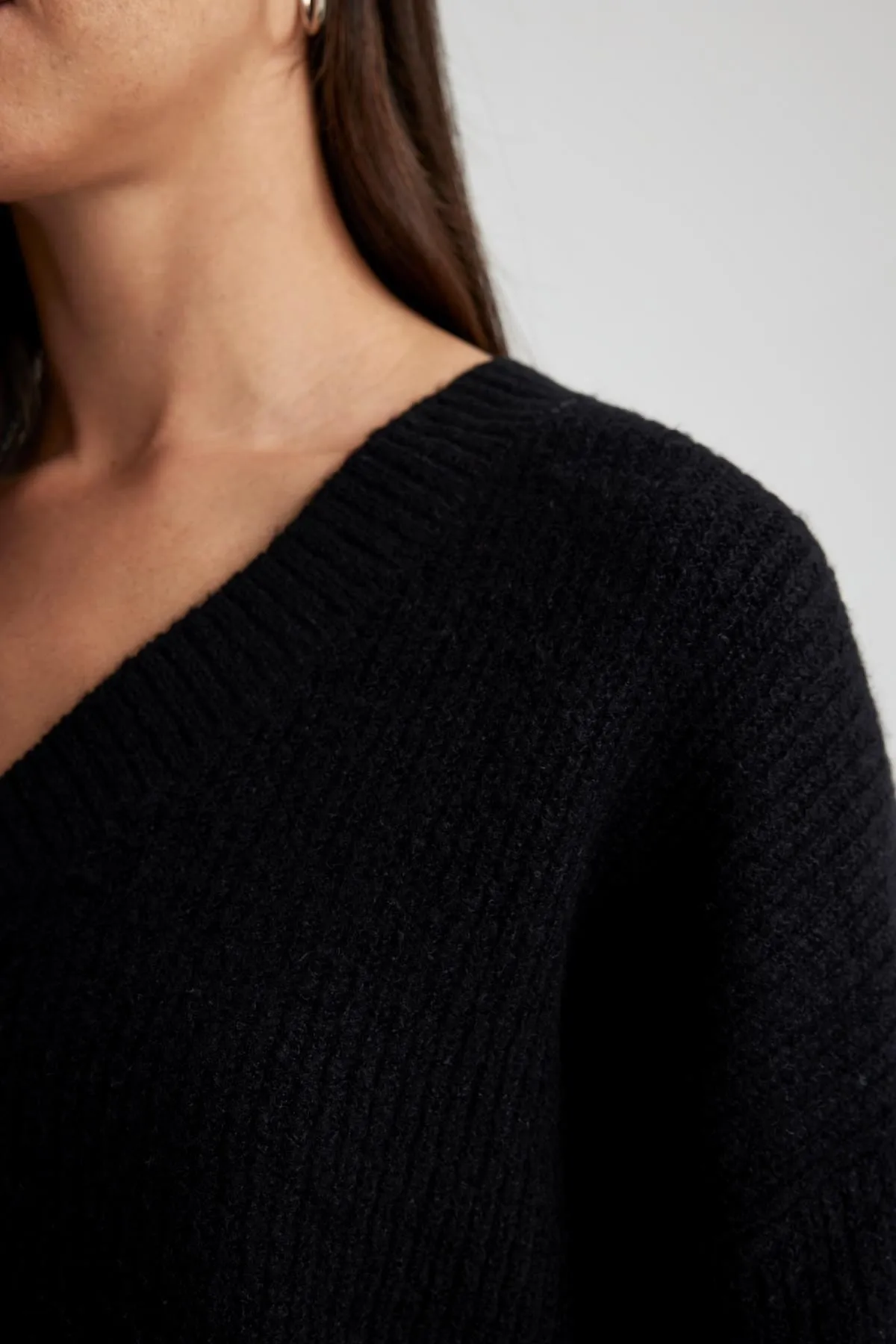 DeFacto  Pullover mit V-Ausschnitt und Oversize-Passform A3890ax23wn