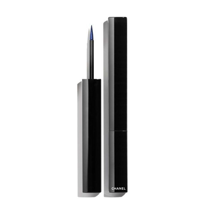 HOCHPRÄZISER FLÜSSIGER EYELINER - LANGANHALTEND UND WASSERFEST