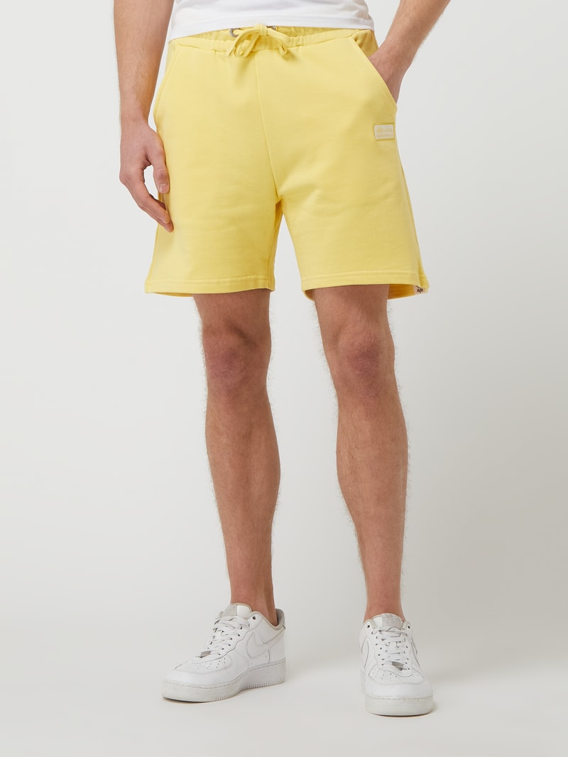 Sweatshorts aus Bio-Baumwolle in gelb