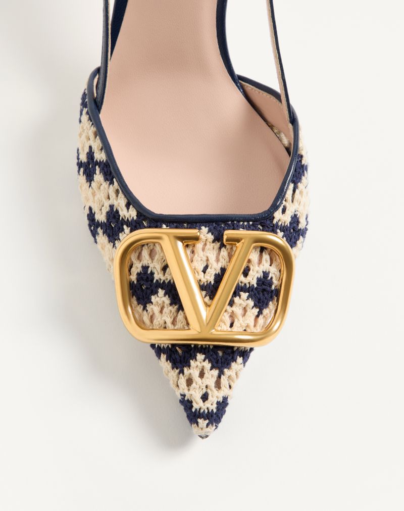 Sandália VLogo Signature Slingback Décolleté em tecido de crochê de 80 mm