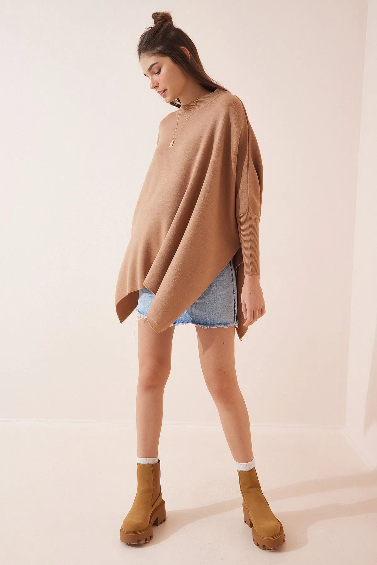 Happiness İstanbul  Übergroßes Poncho-Sweatshirt mit seitlichem Schlitz in Keksform für Damen YY00005