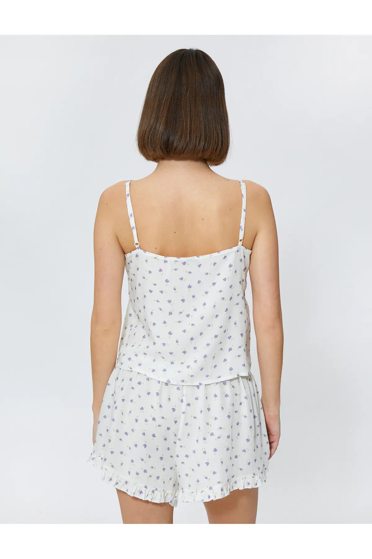 Koton  Trägerpyjama-Oberteil mit Blumenmuster und V-Ausschnitt
