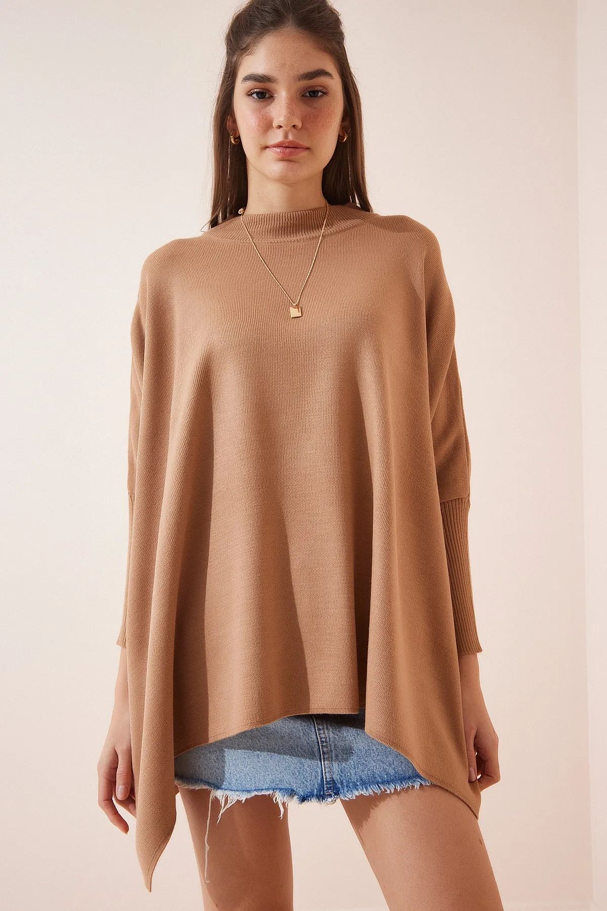 Happiness İstanbul  Übergroßes Poncho-Sweatshirt mit seitlichem Schlitz in Keksform für Damen YY00005