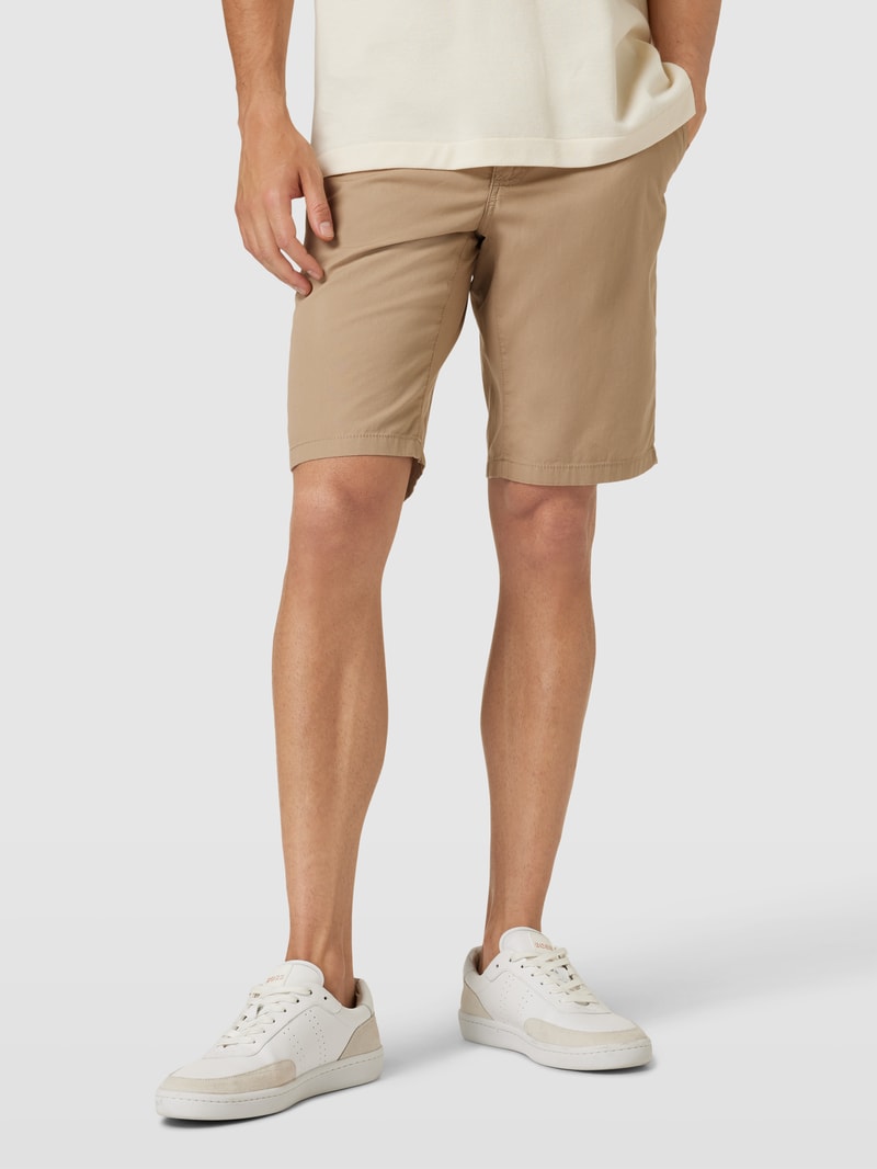 Bermudas mit französischen Eingrifftaschen in beige