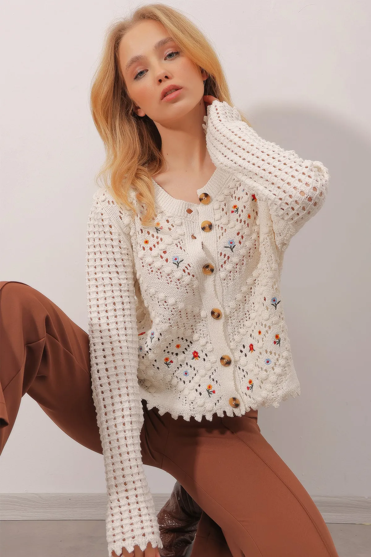 Trend Alaçatı Stili  Strickjacke - Beige - Regular Fit