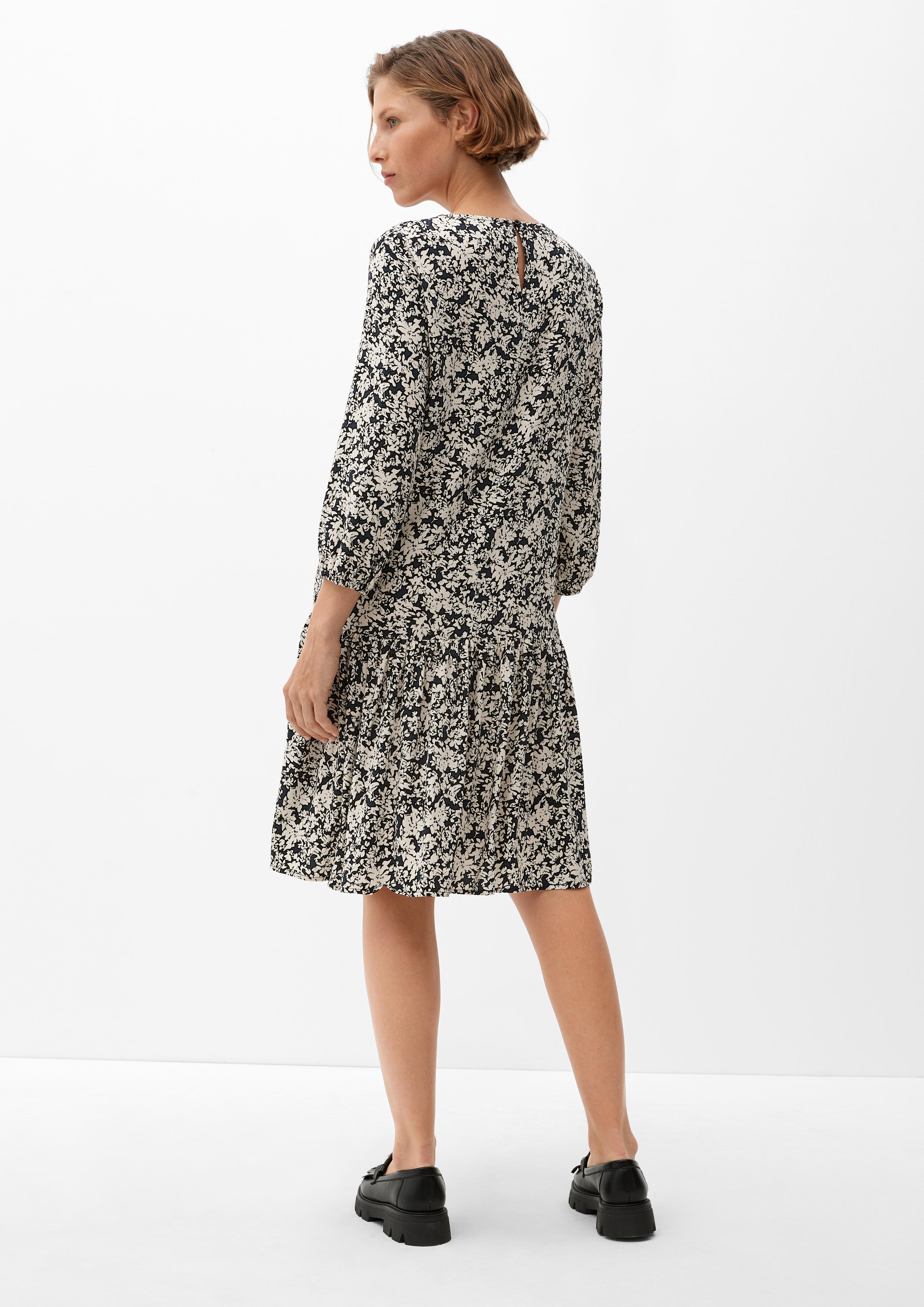 Gemustertes Kleid mit Volant  2120533-59A1