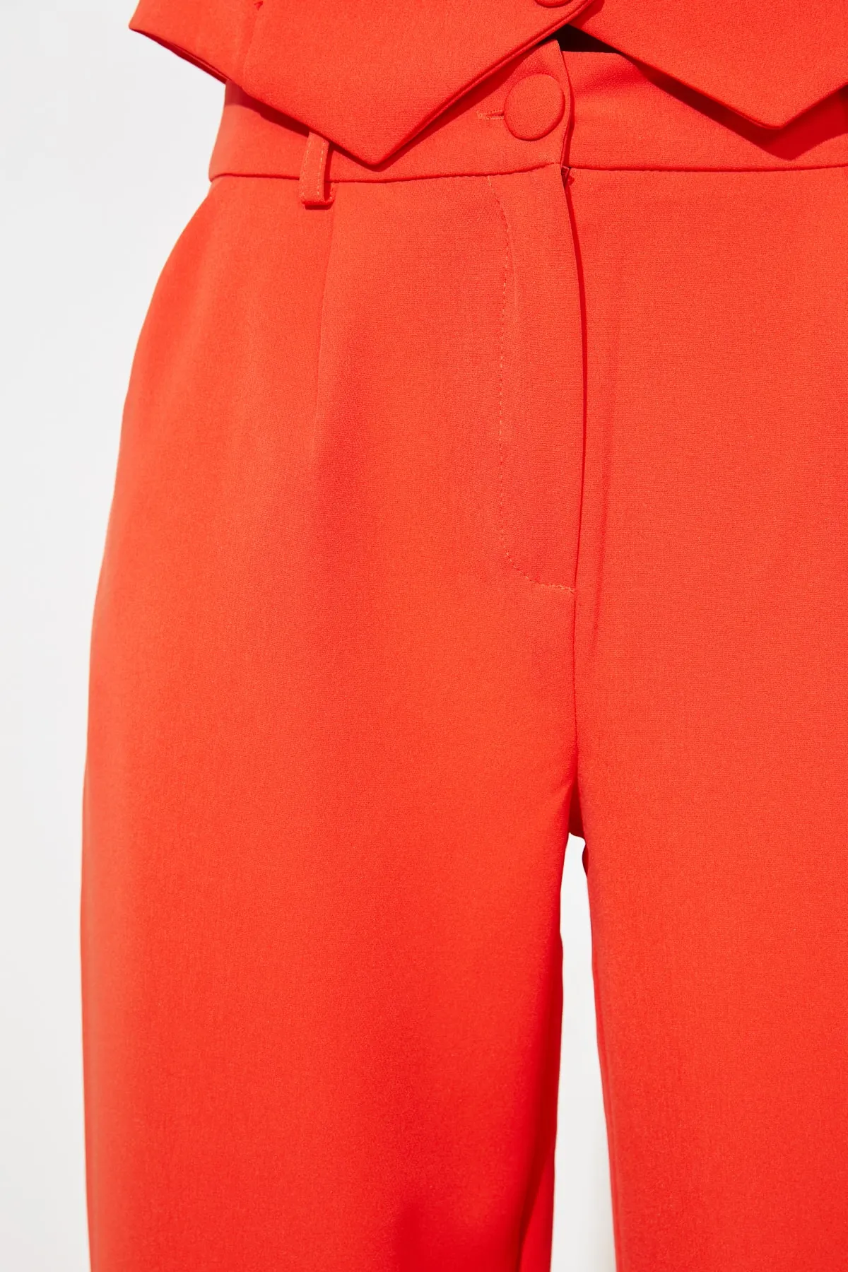 Trendyol Collection  Rote plissierte Webhose mit weitem Bein und weitem Bein TWOSS21PL0189