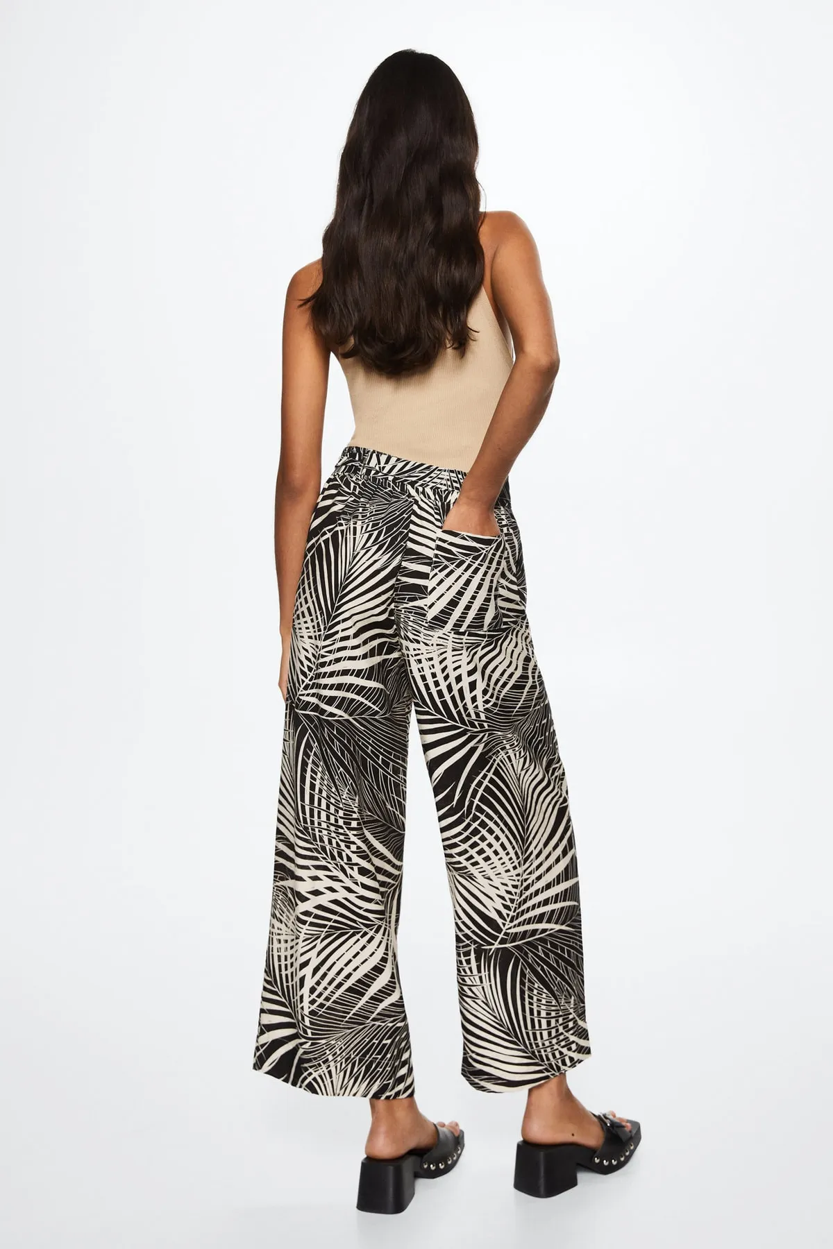 MANGO  Schwarze Damenhose 37000381