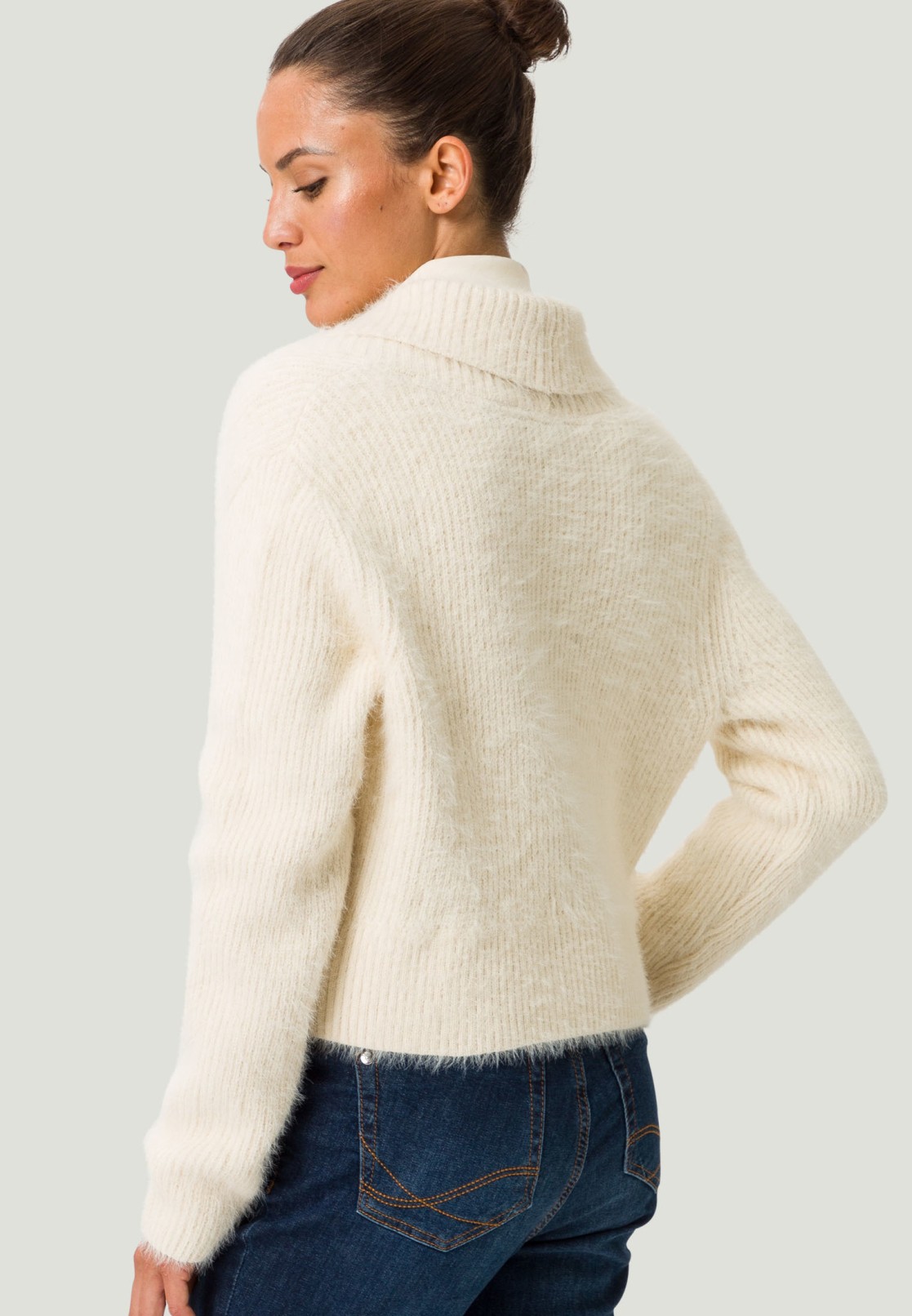 Strickjacke mit Knebelknopf