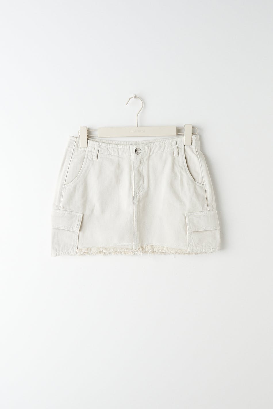 Low cargo denim skirt