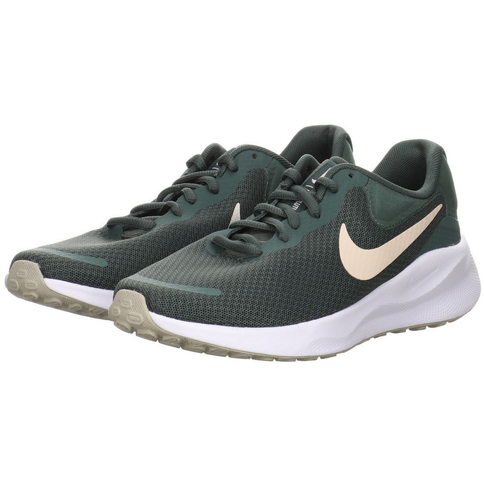 Nike Revolution 7 Sneaker