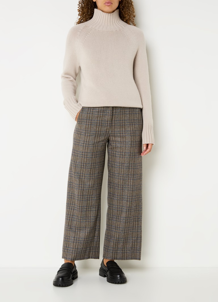 Pantaloni Letizia cu talie înaltă și croială largă de la MaxMara, confecționați dintr-un amestec de lână și cașmir.