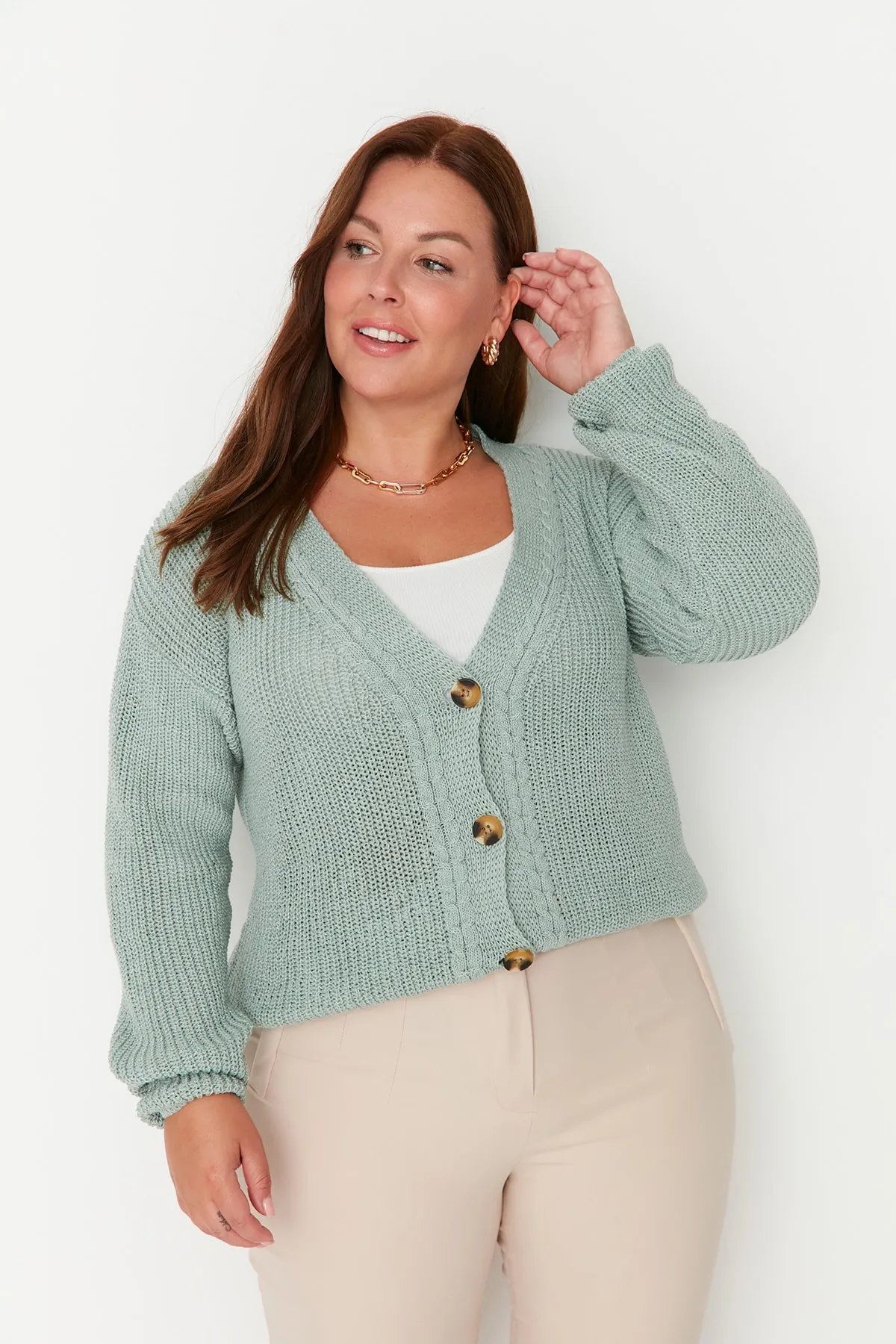 Trendyol Curve  Mintfarbener Strick-Cardigan mit V-Ausschnitt und Knöpfen TBBAW23AV00010
