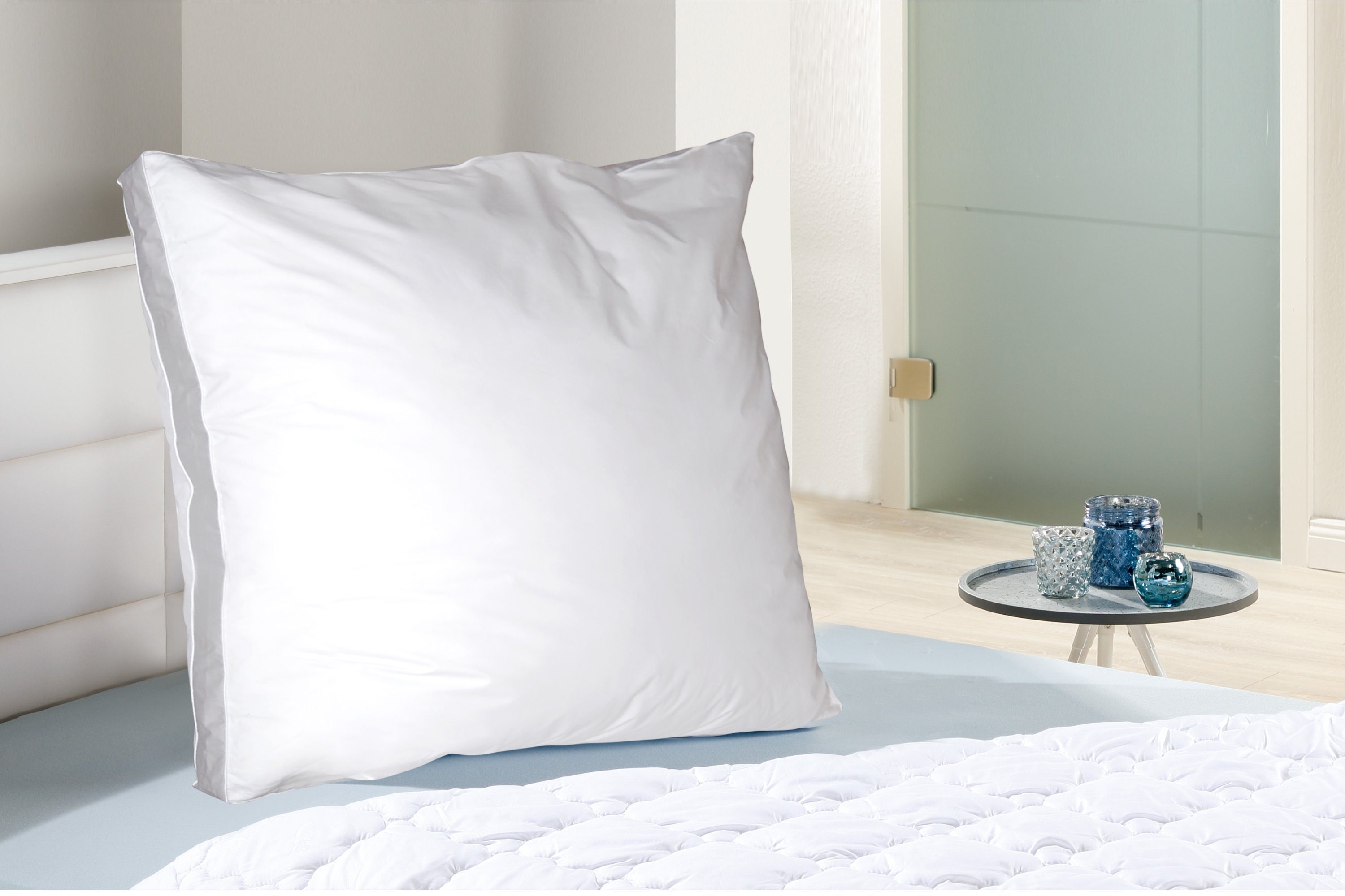 3-Kammer-Kopfkissen HYBRID SERIE, GMD Living, 1 Kissen, hohe Stützkraft durch Außensteg und Federfüllung, Baumwollbezug, Polyester- und Feder- Füllung