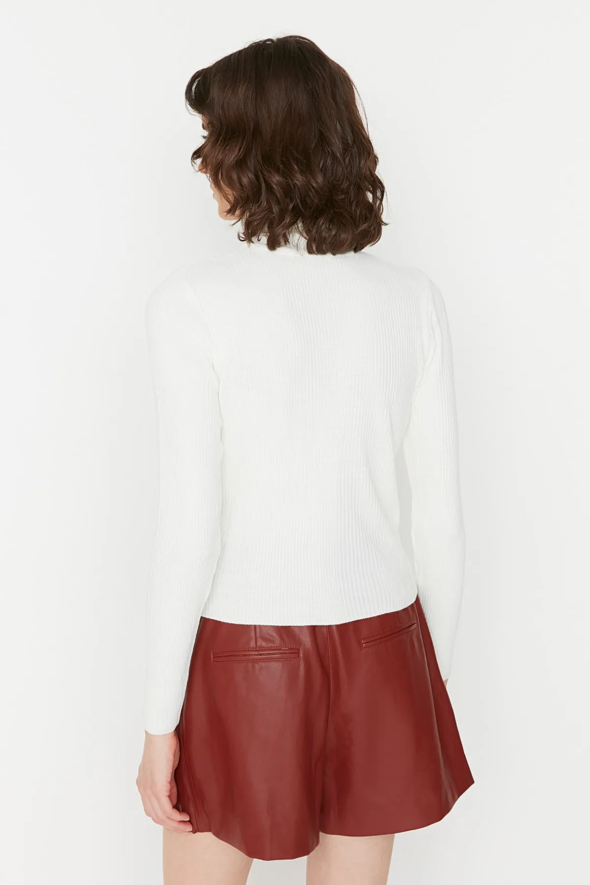 Trendyol Collection  Ecrufarbener Basic-Rollkragenpullover TWOAW21KZ1279