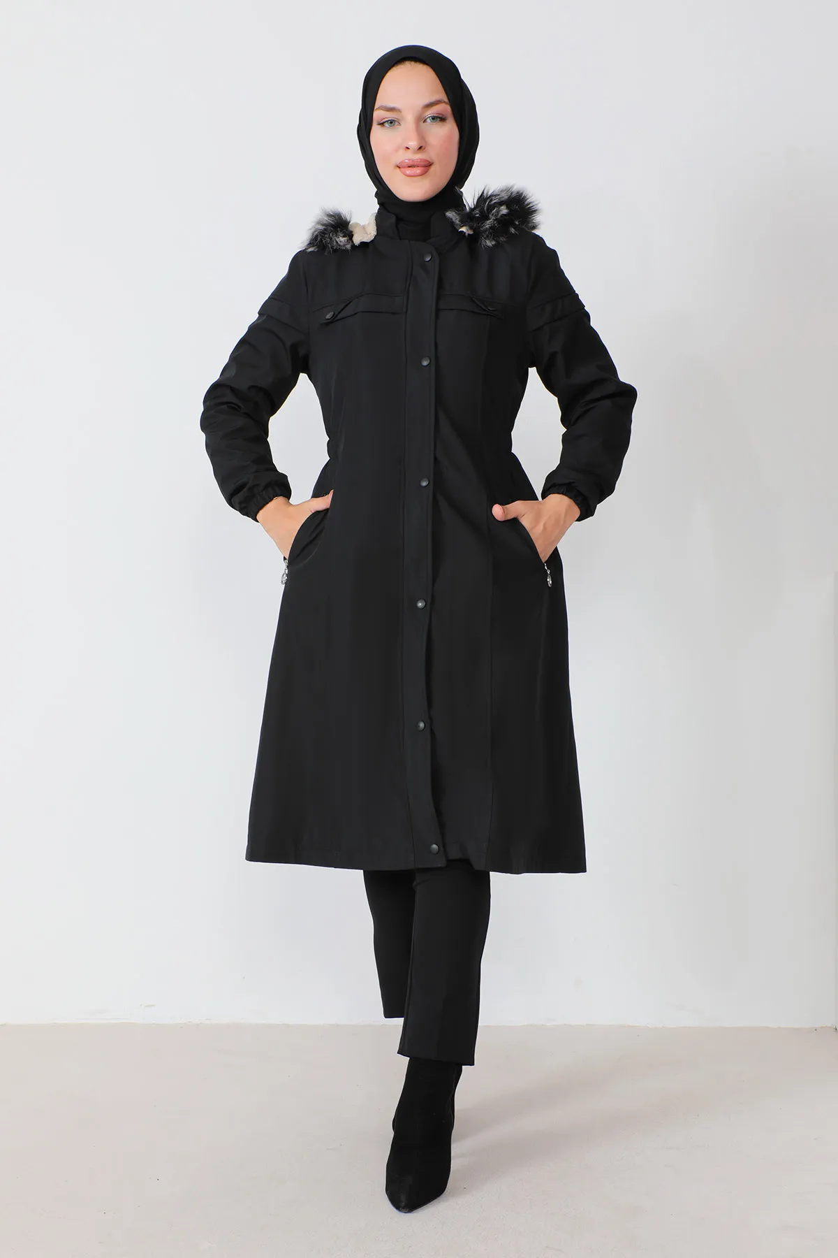 Tesettür Dünyası  Mantel mit elastischer Taille TSD230818 Schwarz