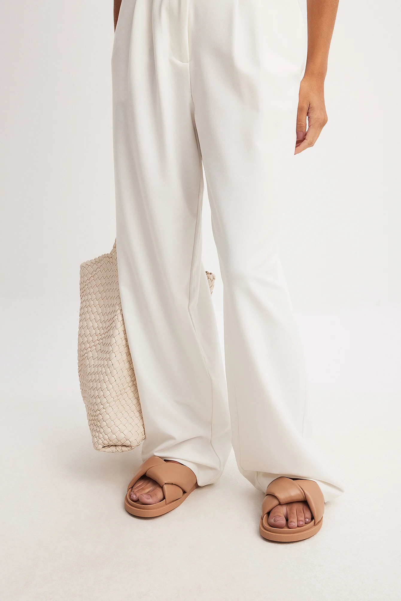 Twisted Puffy Slippers