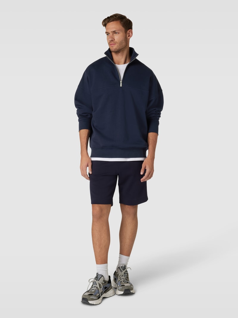 Sweatshirt mit Stehkragen in marineblau