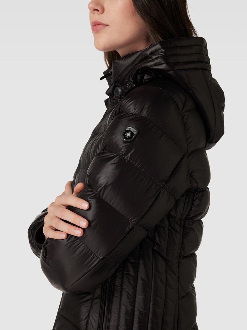 Steppjacke mit Label-Detail Modell 'HIGHCLASS' in schwarz