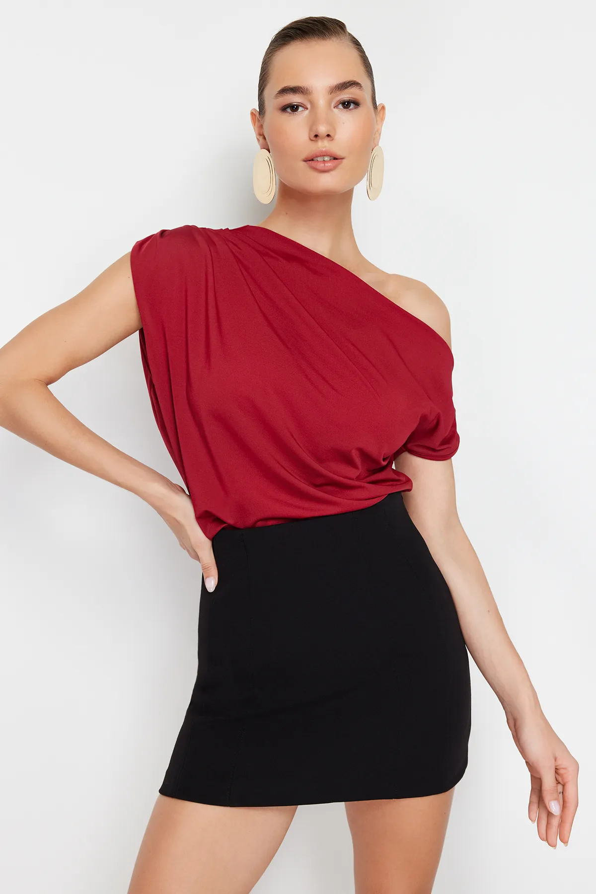 Trendyol Collection  Bordeauxrote, reguläre/normale Passform, asymmetrischer Kragen, ärmellose Stretch-Strickbluse TWOSS24BZ00396