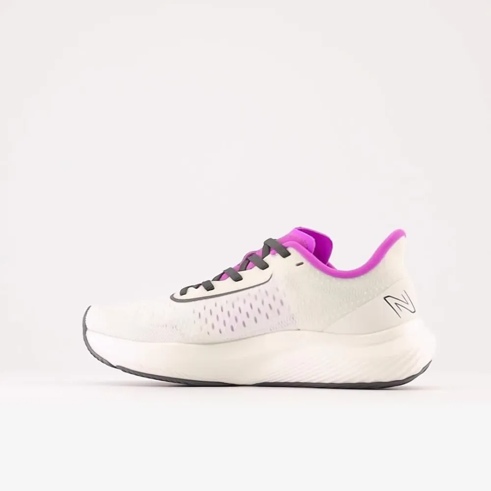 New Balance FuelCell Rebel v3 WFCXCW3-B / weiss