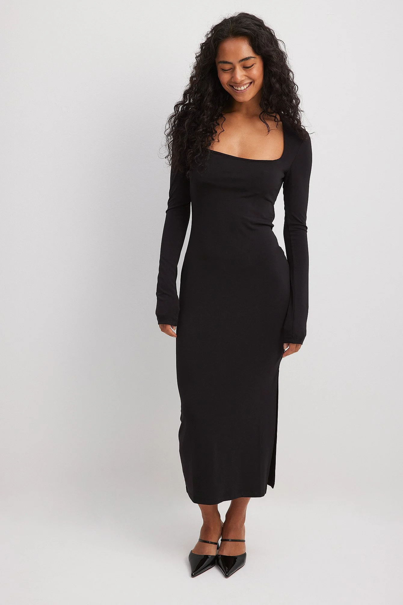 Midikleid mit offenem Rücken
