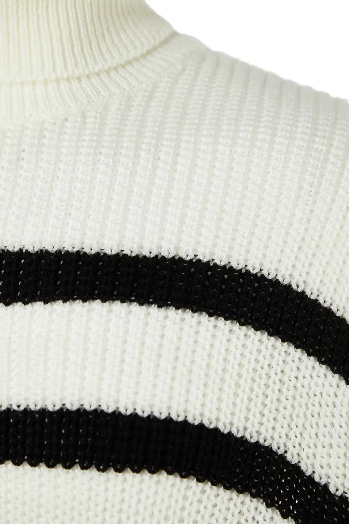Trendyol Collection  Ecru Unisex Oversize Fit Wide Fit gestreifter Strickpullover TMNAW24KZ00017
