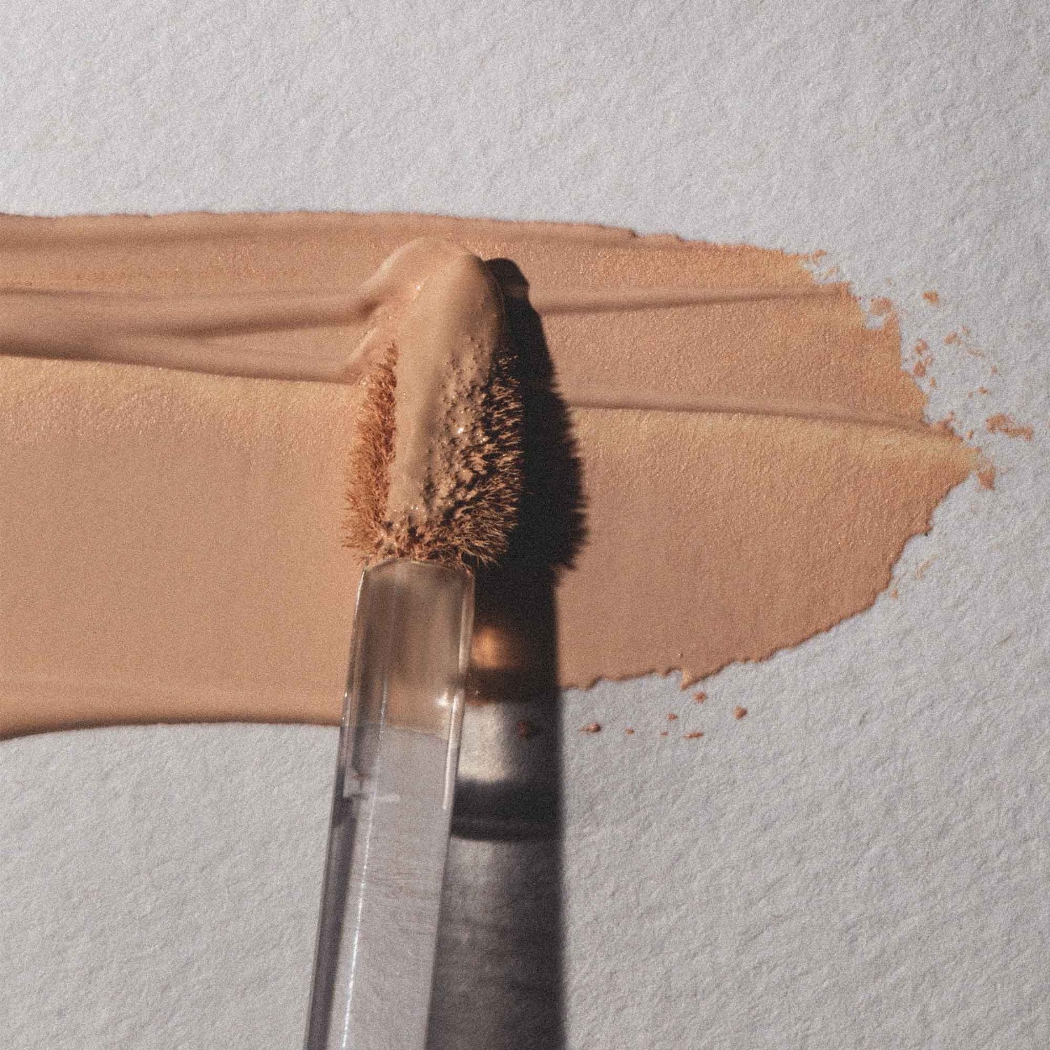 KYLIE COSMETICS Dlhotrvajúci korektor Power Plush