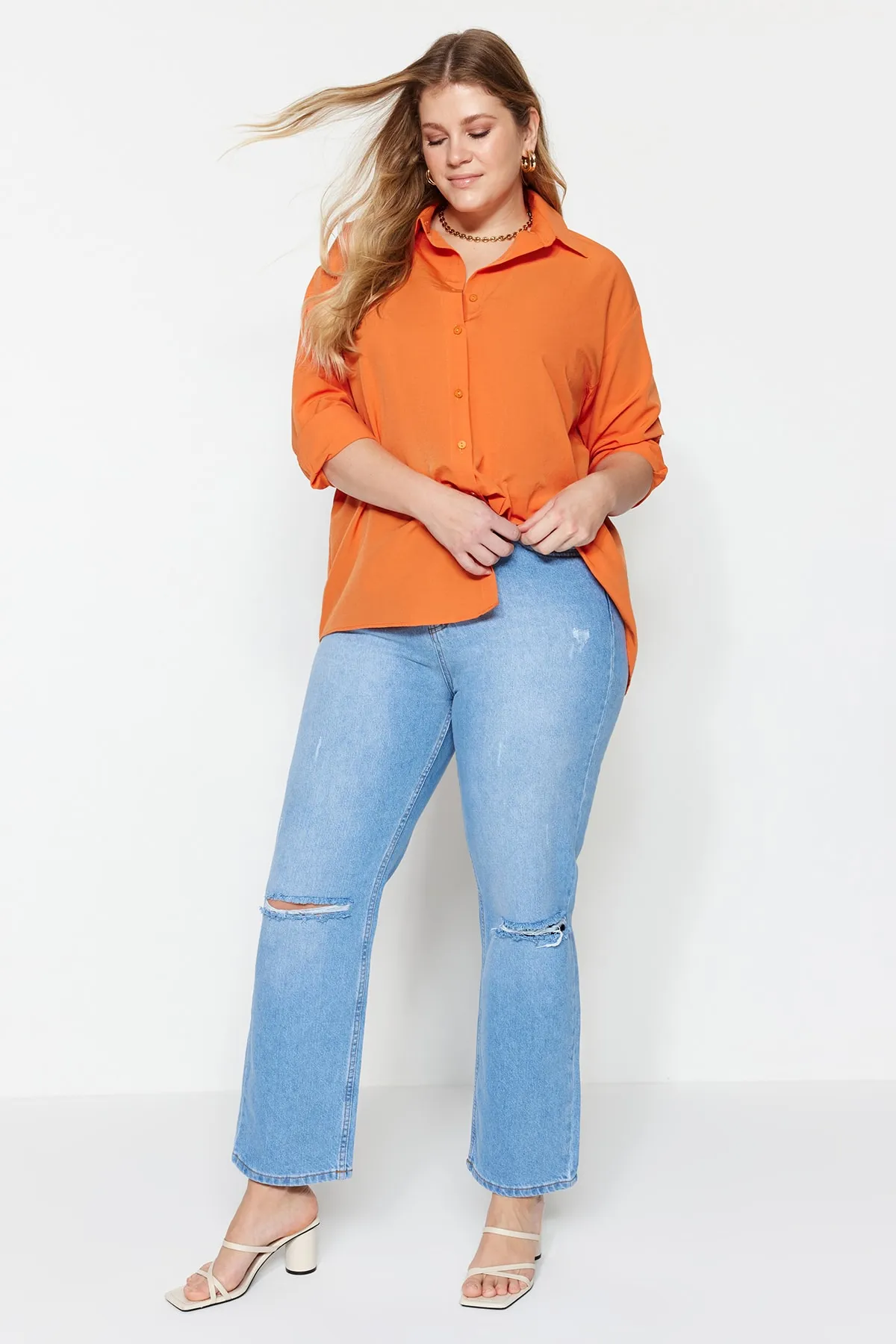 Trendyol Curve  Orangefarbenes Boyfriend-WebhemdTBBSS22GO0319