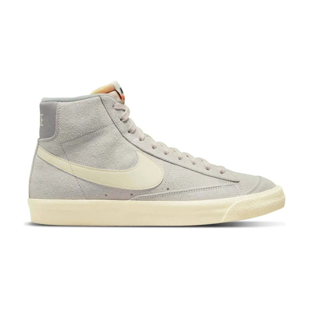 Nike Blazer Mid 77 Premium DM0178-001 / grau