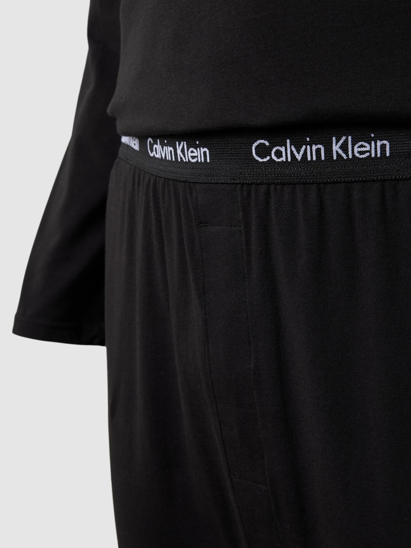 PLUS SIZE Pyjama im unifarbenen Design in schwarz