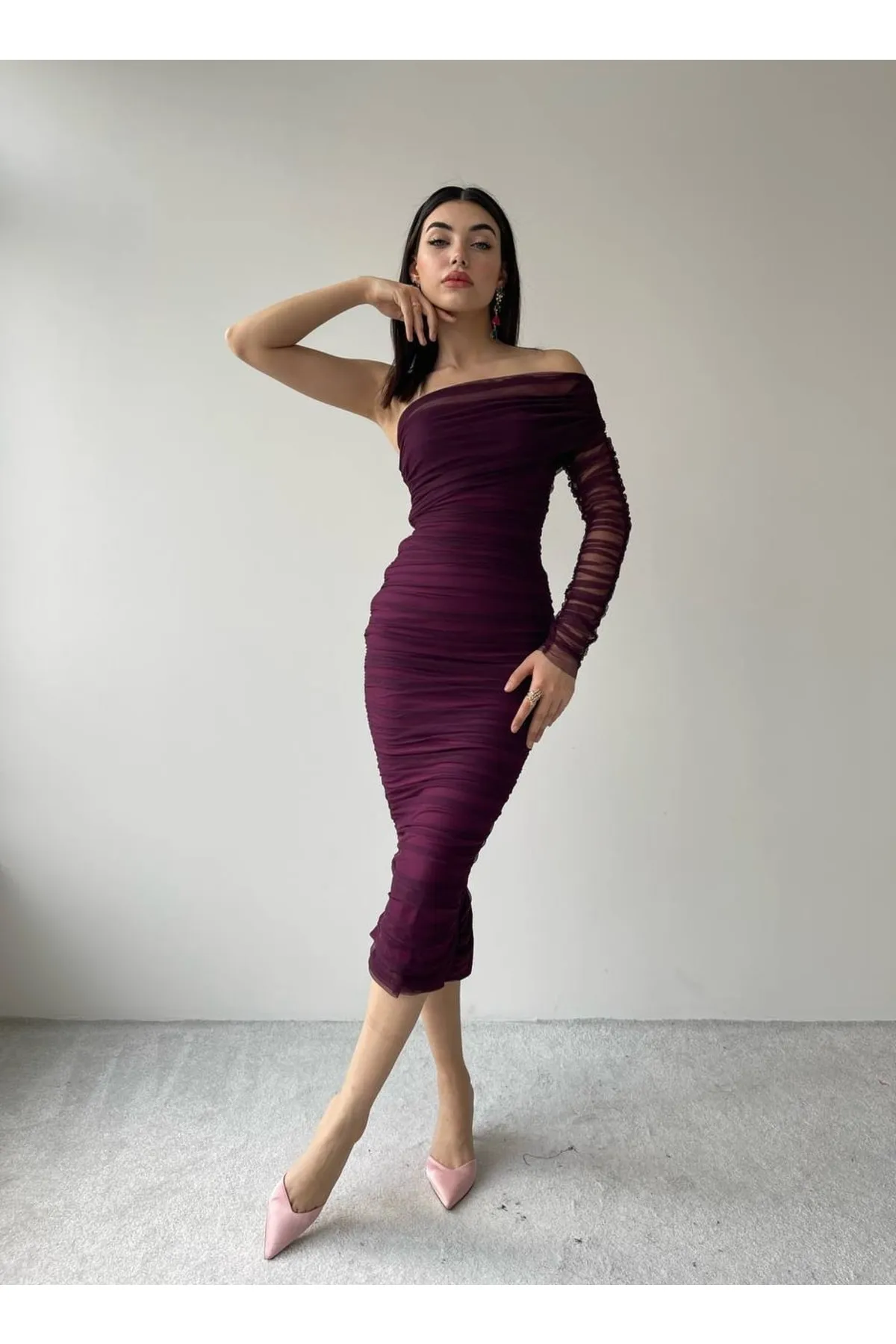 SONREİR  Midi-Tüllkleid mit einem Ärmel