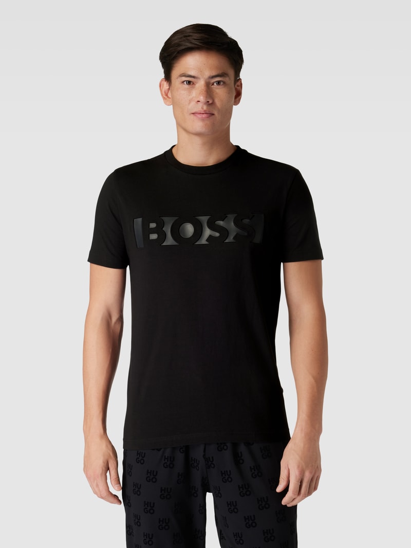 T-Shirt mit Label-Print und Rundhalsausschnitt in schwarz