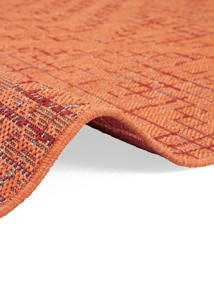In- und Outdoor Teppich mit grafischer Struktur