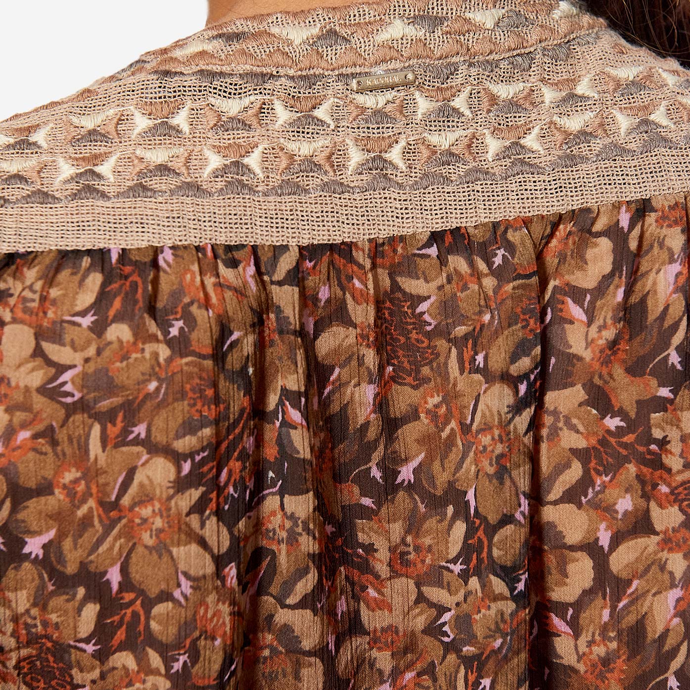 NETY   Blouse fleurie marron Femme