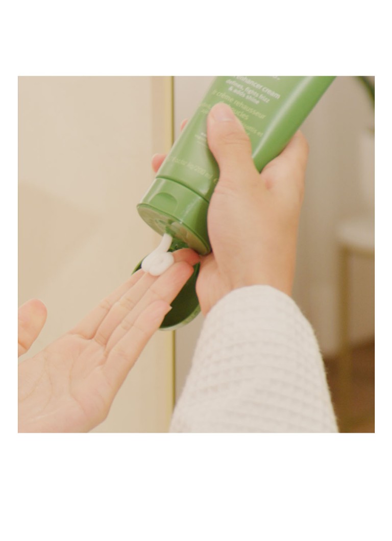 AVEDA Be Curly Advanced™ garbanų stiprinimo kremas