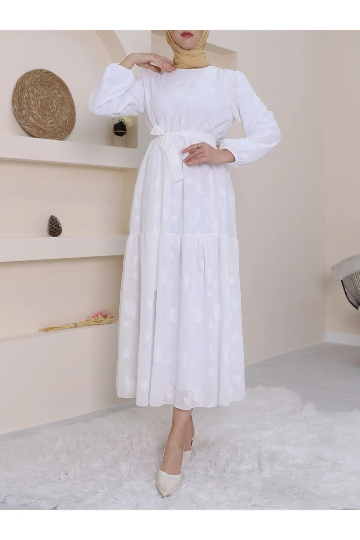 Modamorfo  Gefüttertes Kleid mit elastischem Taillengürtel und Gürtel