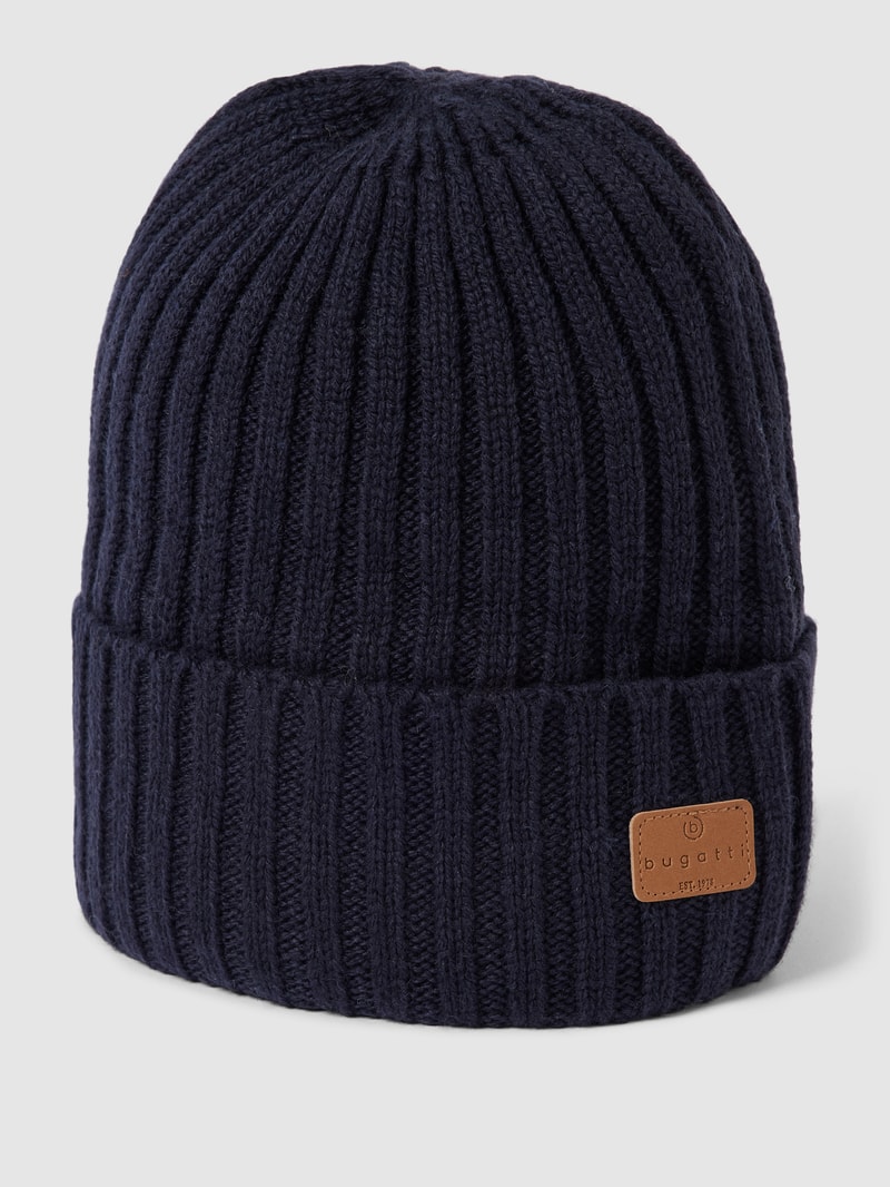 Mütze mit Label-Patch in marineblau