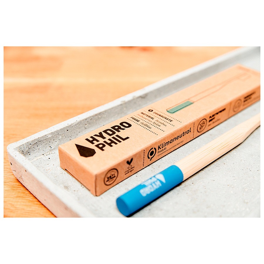 Kinder Blau