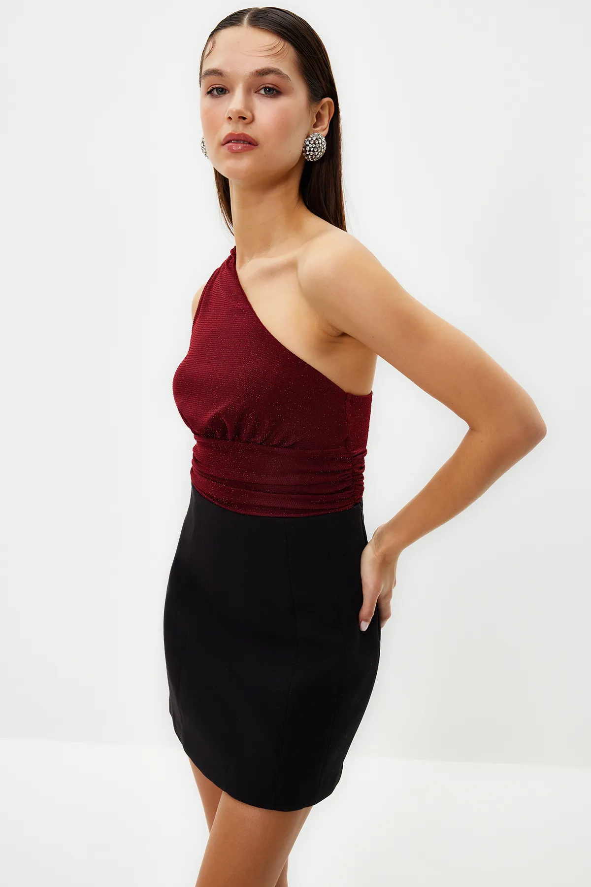 Trendyol Collection  Burgunderfarbenes, bauchfreies, gefüttertes, glänzendes Strick-Bustier TPRSS23BS00011