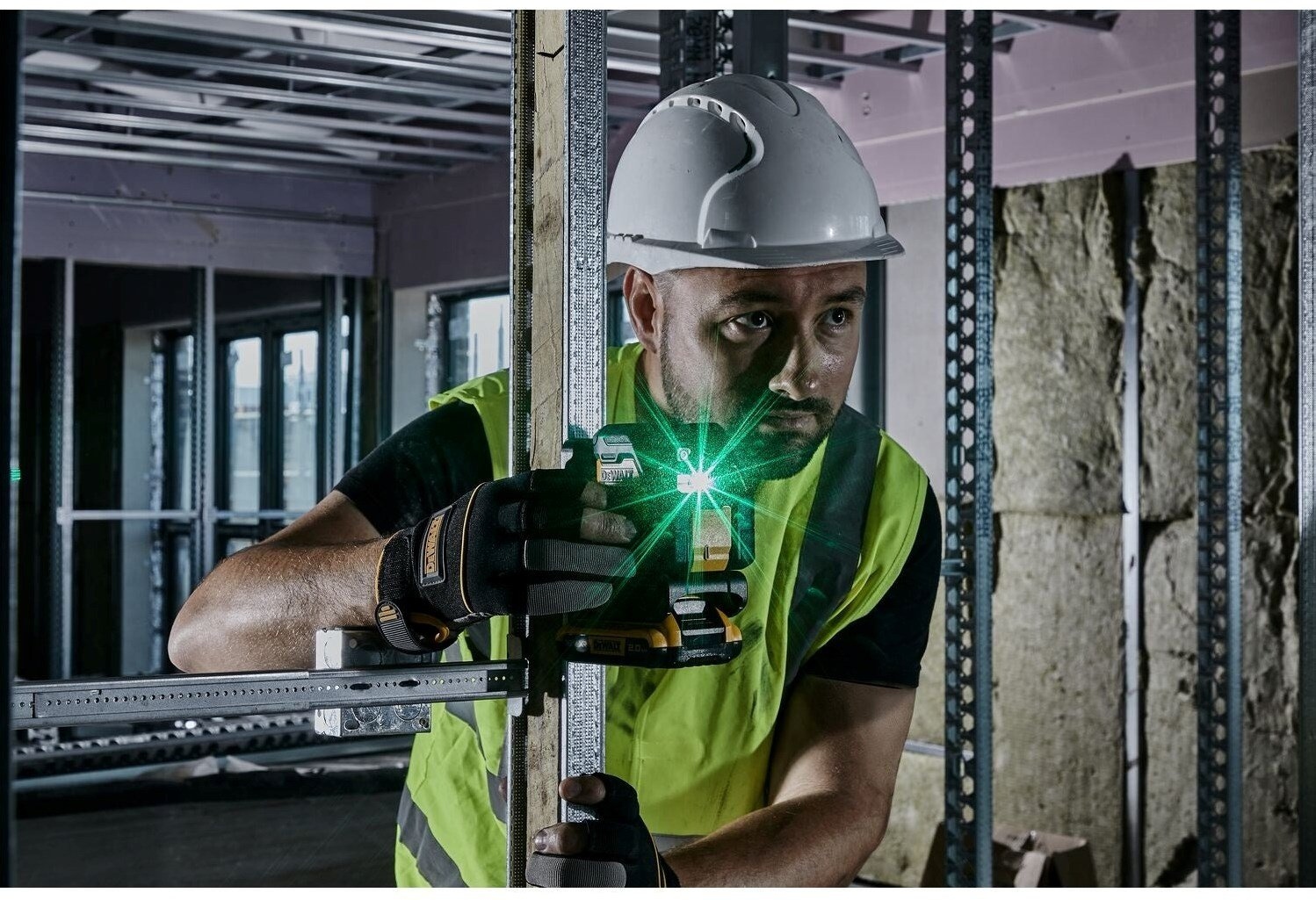 „DeWalt DCLE34021N-XJ“ belaidis kryžminių linijų lazeris, žalias, 18 V XR Basic Body, be akumuliatorių ir įkroviklio, TSTAK dėkle