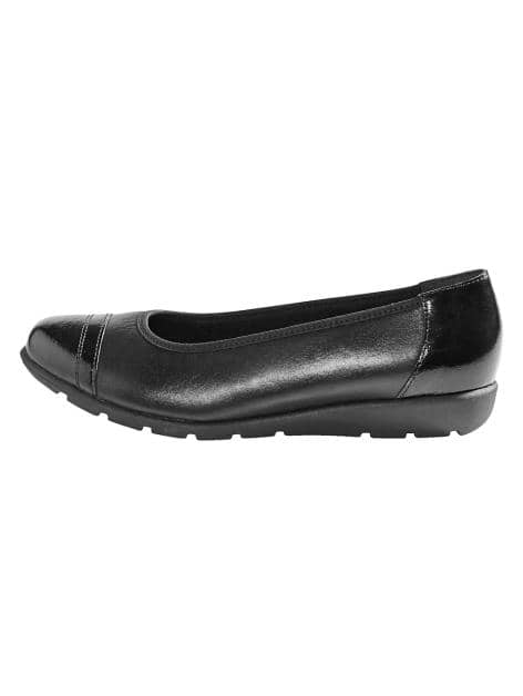 Ballerina in tollem Leder-Mix